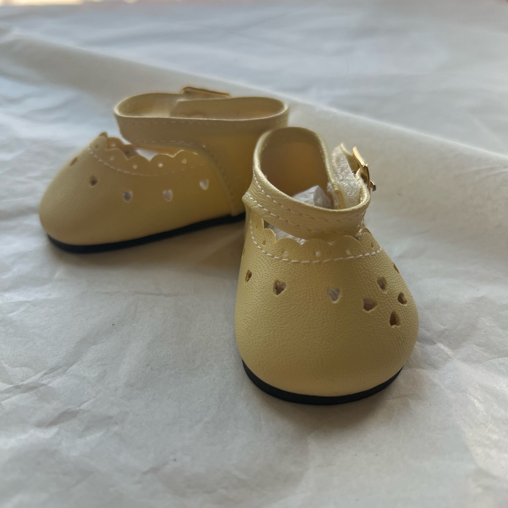 NWOT Butter Yellow Mary Jane’s with Hearts for 18” dolls American Girl OG PC